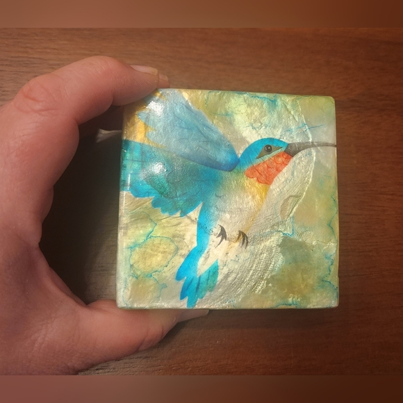 Hummingbird Irridescen Capiz Shell Jewelry Trinket Keepsake Box 3" - Picture 4 of 8